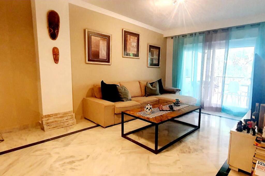 Апартаменты Apartamento Deluxe Puerto Banus Марбелья Экстерьер фото
